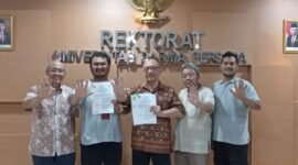 Universitas Darma Persada usai menandatangani perjanjian kerja sama dengan start-up company comestoarra.com. (Dok. UNSADA)