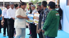 Bantuan Ternak hingga Benih untuk Petani dan Peternak Dibagikan Prabowo dan Mentan Amran di Sumedang