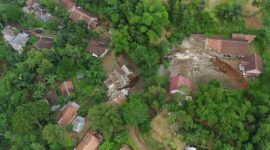 Rusak 4 Rumah dan Satu Gedung Sekolah, Pergerakan Tanah hingga 2 Meter di Kabupaten Bandung Barat