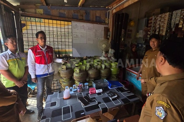 Pemko Lhokseumawe dan Pertamina Patra Niaga Regional Sumbagut Sidak ke Pangkalan Dan Pelaku Usaha. (Dok. Pertamina.com)