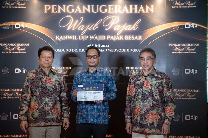 Kilang Pertamina Raih Penghargaan untuk Pencapaian Kontribusi dan Kepatuhan Penyampaian SPT Tahunan PPH Badan dan SPT Masa Tahun Pajak 2023. (Dok. Pertamina.com)
