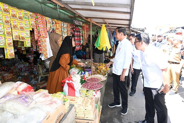 Presiden Joko Widodo bersama  Kepala Badan Pangan Nasional (Bapanas) Arief Prasetyo Adi. (Dok. Tim Komunikasi Bapanss)