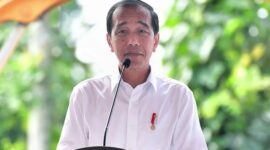 Menteri BUMN Erick Thohir dan Menteri ESDM Bahlil Lahadalia Saksikan Jokowi Pamitan ke Rakyat di Pasar