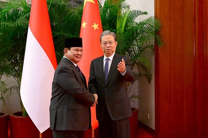 Presiden Prabowo Subianto melakukan pertemuan bilateral Dengan Ketua Kongres Rakyat Nasional (National People’s Congress) RRT Zhao Leji. (Facebook.com @Setkab RI)