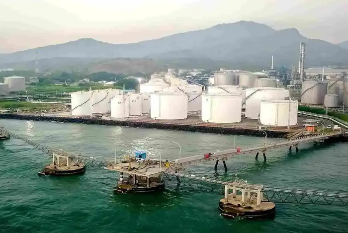 1. Saham CDIA melonjak ke Rp1.515, valuasi Rp189T, Prajogo siapkan ekspansi energi & logistik. (Dok. chandra-asri.com)