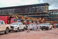 Lokasi tailing HNC dekat saluran air, pengawasan difokuskan pada potensi risiko limpasan bahan berbahaya. (Dok. kemenlh.go.id)