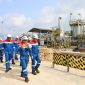 Dirut Pertamina Simon Mantiri meninjau langsung proyek CEOR Minas, bukti keseriusan mendorong target energi nasional. (Dok. Pertamina Hulu Rokan)