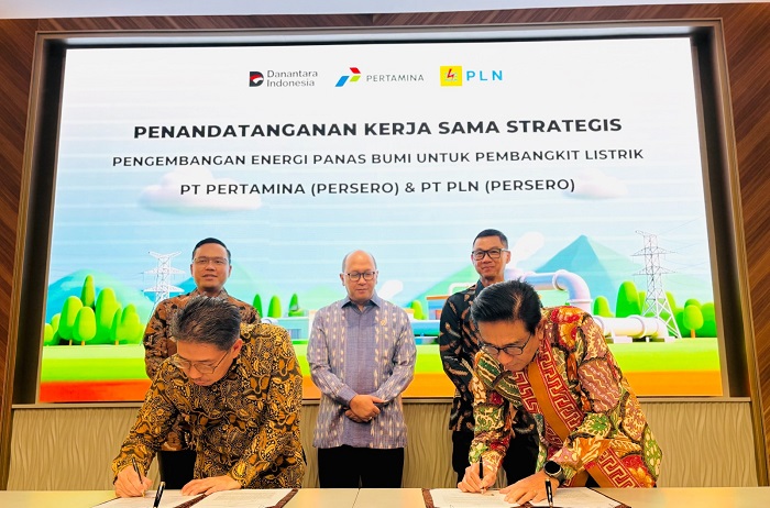 CEO Danantara, Rosan Roeslani, saat penandatanganan MoU kerja sama geothermal antara PLN dan Pertamina. (Dok. Danantara)
