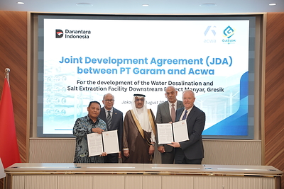 Acwa menandatangani perjanjian pengembangan bersama dengan PT GARAM untuk proyek integrasi desalinasi air laut dan garam industri dengan skala utilitas yang pertama di Indonesia